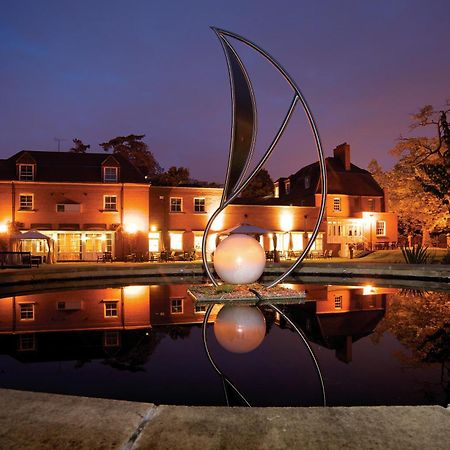 The Pinewood Hotel Slough Buitenkant foto