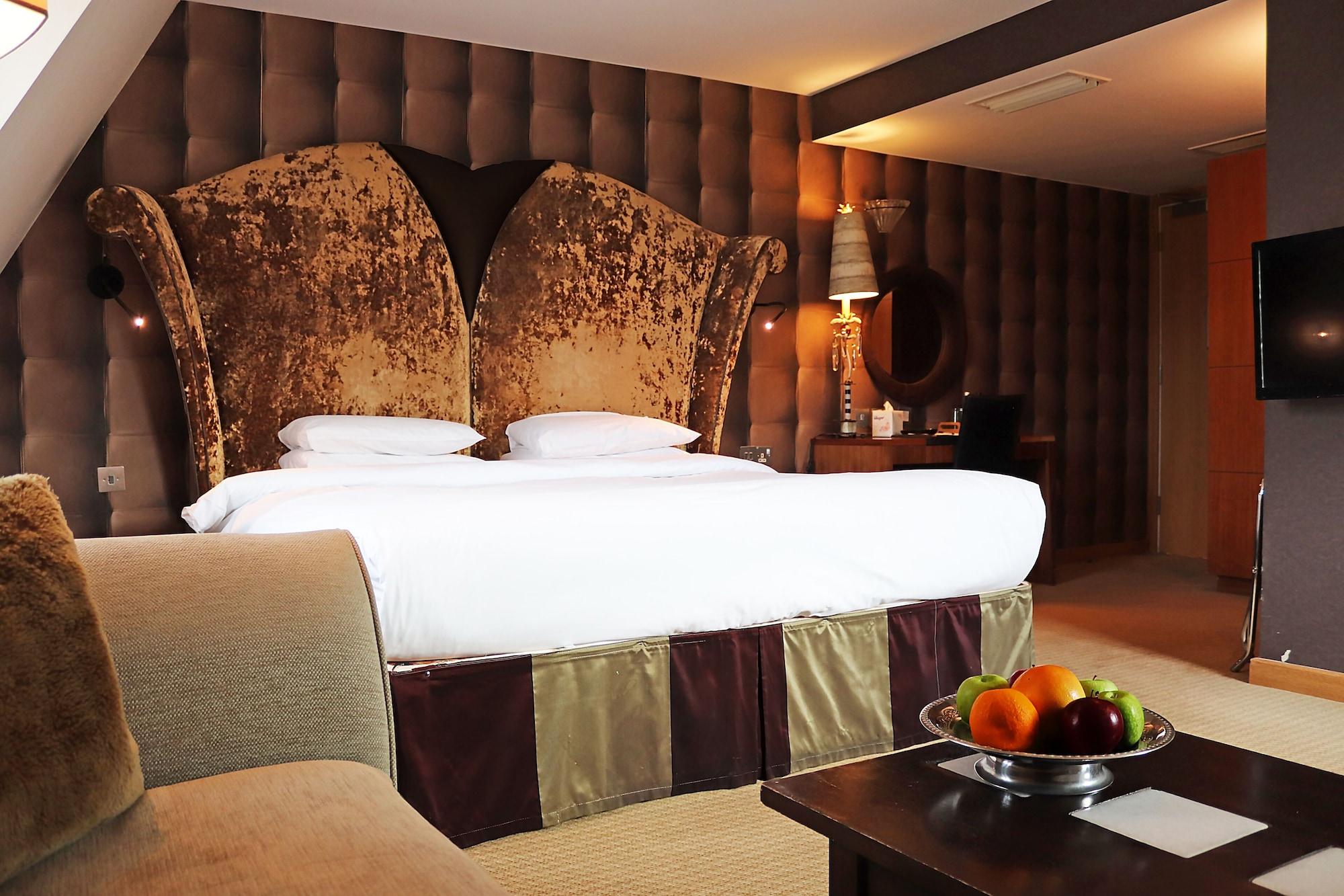The Pinewood Hotel Slough Buitenkant foto